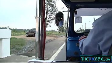 Amateur Thai MILF picked off the street and taken for a ride