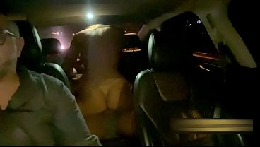 CornUber – Marido corno chama amigo bbc para dar um trato na esposinha safada hotwife – Corno fica orgulhoso da puta que tem.