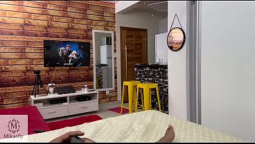 Negão pauzudo como novinha e video vaza. Negão pauzudo, chama novinha para o apartamento e fode com ela no para o marido corno assistir e ficar na punheta.