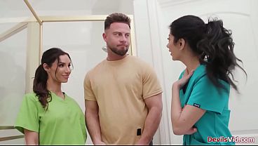 Nuru massaeuses having 3some with client
