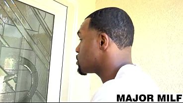 Makayla Cox Deepthroats Rome Major Before Milking His Shaft Dry!