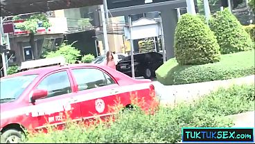 Pretty Thai MILF picked up in a Tuk Tuk in Bangkok for horny fuck