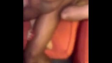 Video vazado da casada gostosa de rio claro. Esposa safada, louca por BBCs, teve o video vazado sendo arregaçada por varios negros pirocudos.
