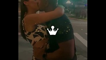 Minha esposa é muito safada ou eu sou muito corno?? Corno leva esposinha para barzinho, a safada ama rola de BBC, ficou cheia de tesao e foi foder com o negão pauzudo para deixar o corno feliz.