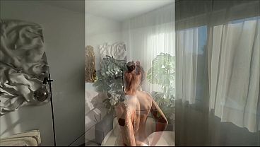 MISS SAVAGE LATINA GIRL TWERKS ON HUGE COCK