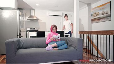 Pegas Productions – la Petite Victoria Cherry est Défoncée par deux Grosses Queues